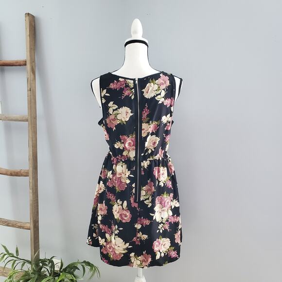 Three Pink Hearts Sleeveless Floral Blouson Dress Junior 11 - Picture 2 of 9